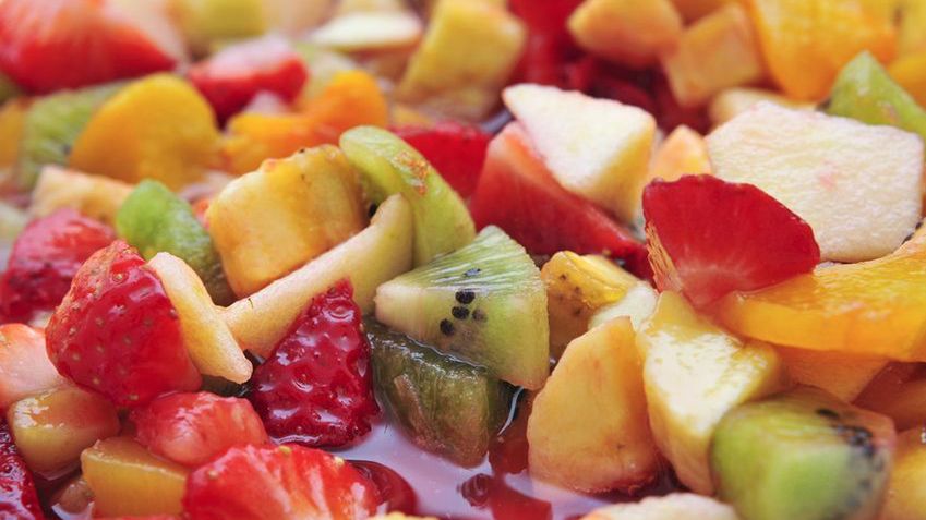 Mieszanka owocowa w puszce w ciężkim syropie, odsączona