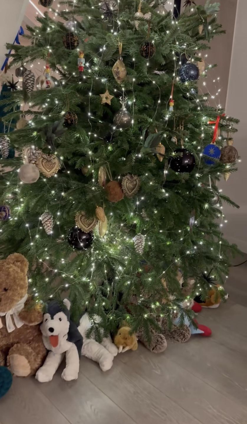 Omenaa Mensah udekorowała willę na święta. Jest "na bogato"