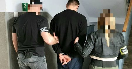 Zatrzymania w sprawie kradzieży 151 tysięcy par nitrylowych rękawiczek