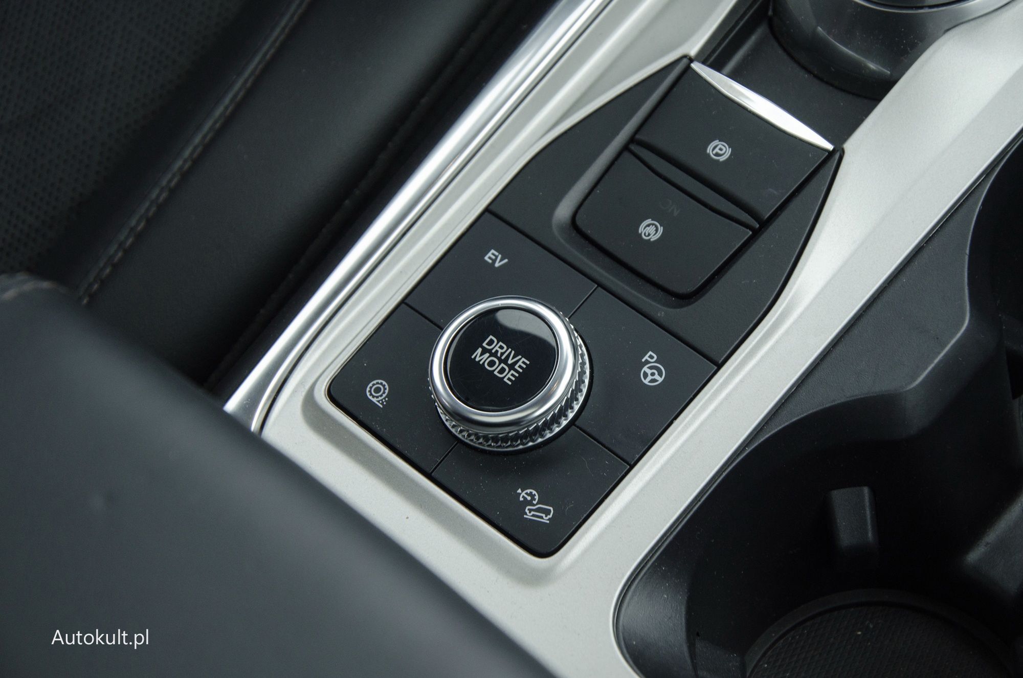 Ford Explorer vs. Toyota Highlander