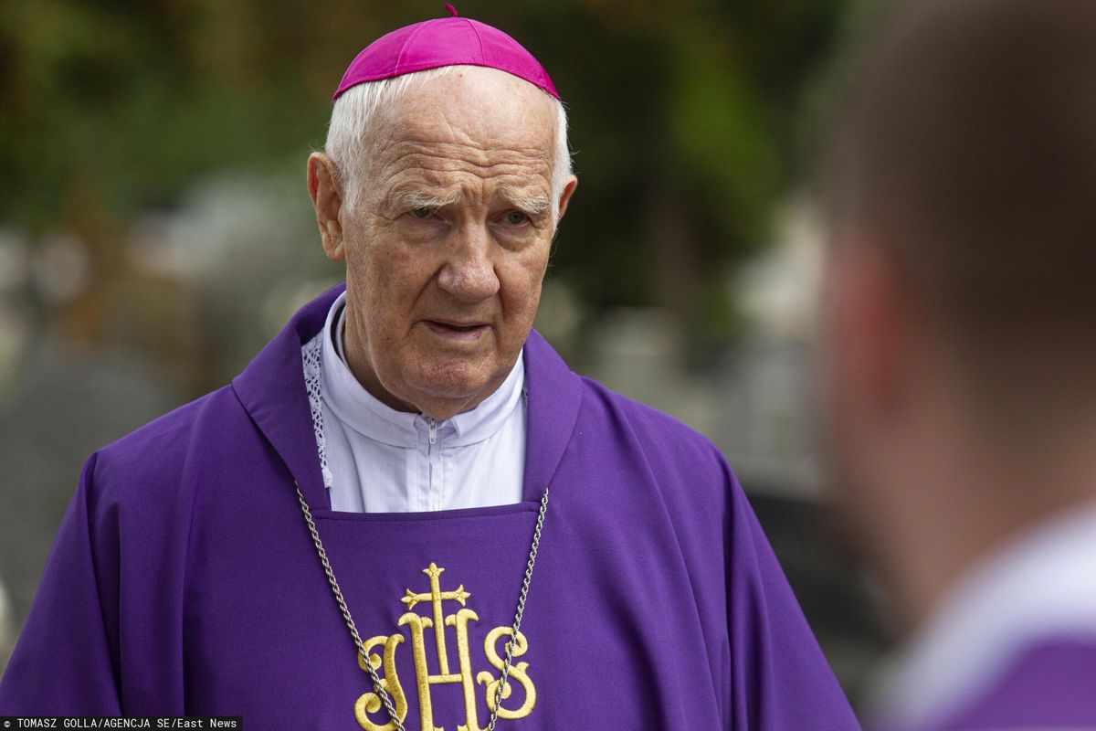 Biskup Ignacy Dec musi nie chciał przeprosić proboszcza 