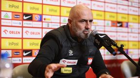 Siedzieli obok siebie. Probierz nie miał pojęcia, co o nim wygadywał
