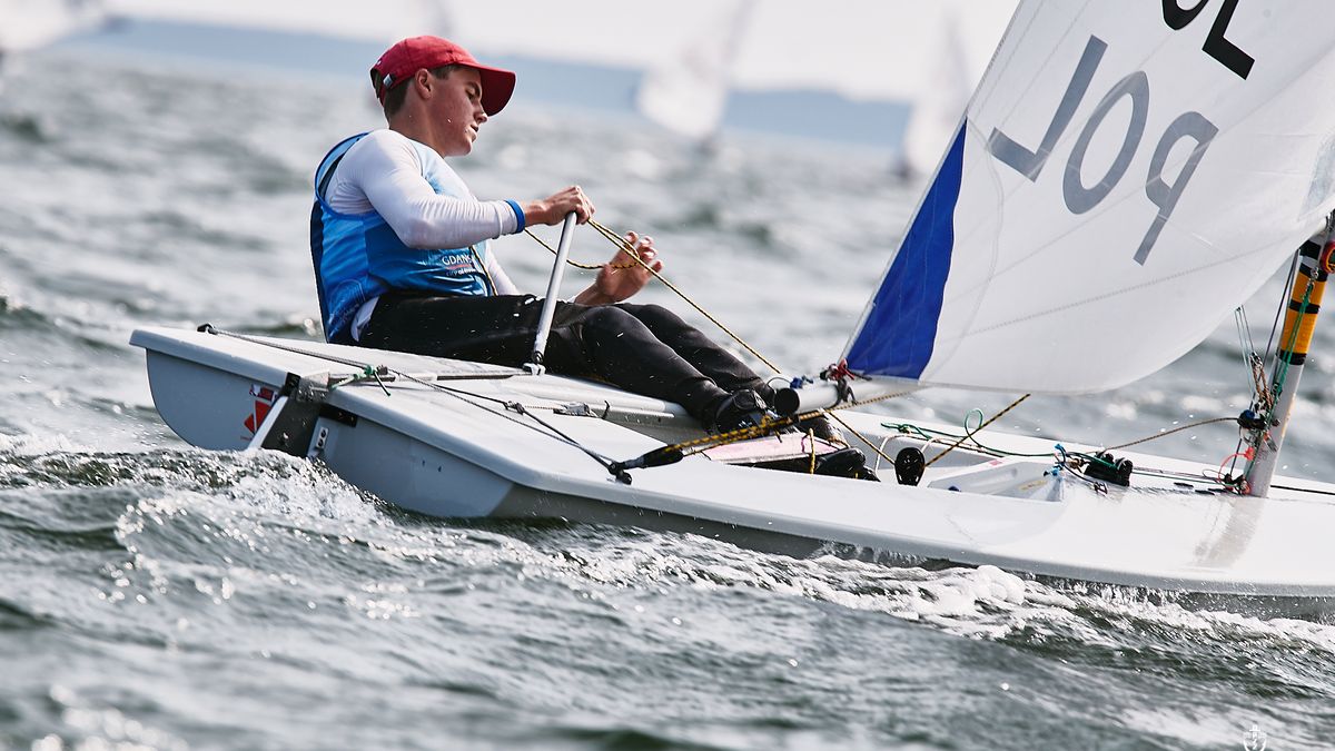 Materiały prasowe / Jacek Kwiatkowski / Na zdjęciu: Tytus Butowski na jachcie klasy Laser Radial