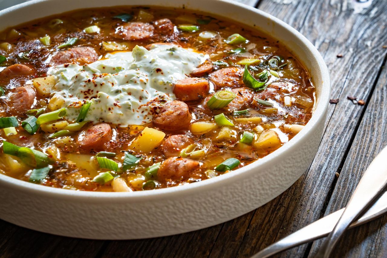 Sekret idealnego gulaszu do klusek śląskich – sprawdź, jak go zrobić!