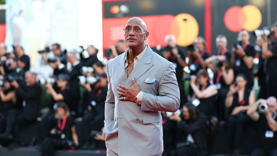 Dwayne Johnson na premierze "Smashing Machine" w Wenecji