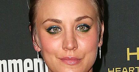 "Teoria wielkiego podrywu": Kaley Cuoco przesadziła nie tylko z opalaniem