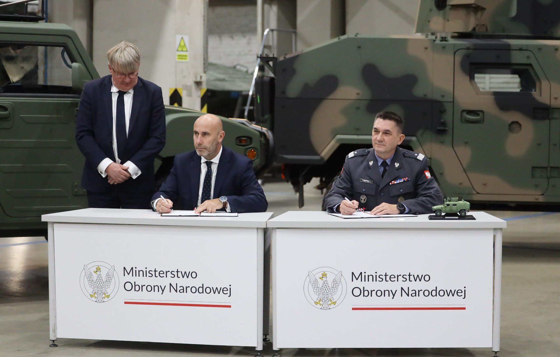 Podpisanie umowy ramowej w Zakładach Rosomak