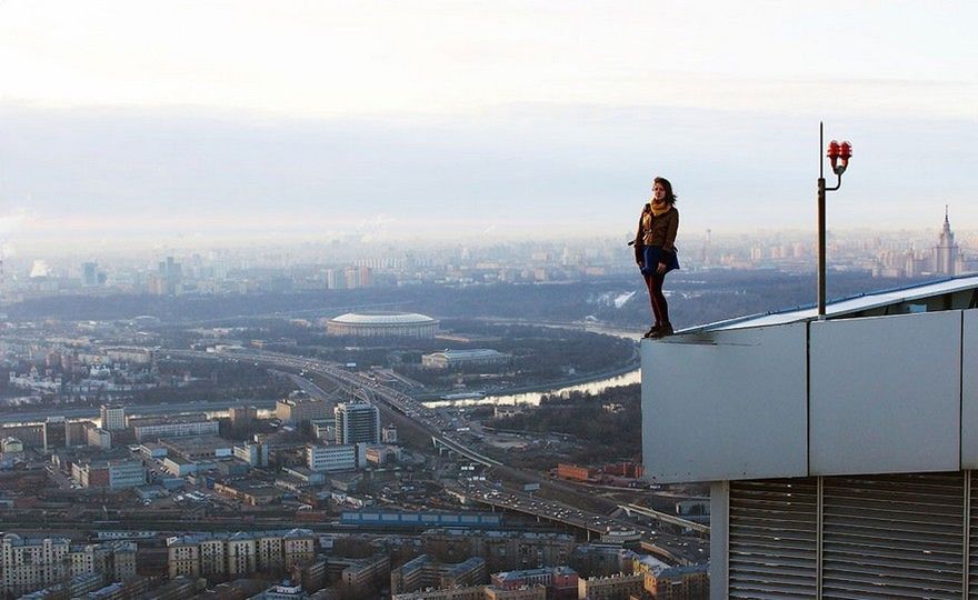 Szalona Rosjanka i jej niesamowite selfie. Od tych widoków może zakręcić się w głowie! 14