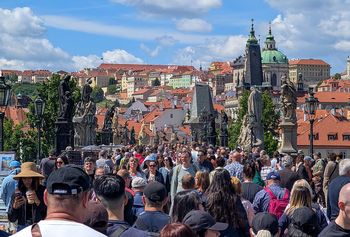 Sylwester w europejskich stolicach. "Oferty schodzą szybciej niż świąteczny karp w grudniu"