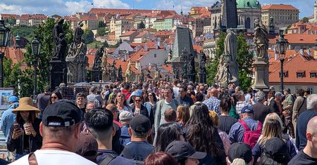 Sylwester w europejskich stolicach. "Oferty schodzą szybciej niż świąteczny karp w grudniu"