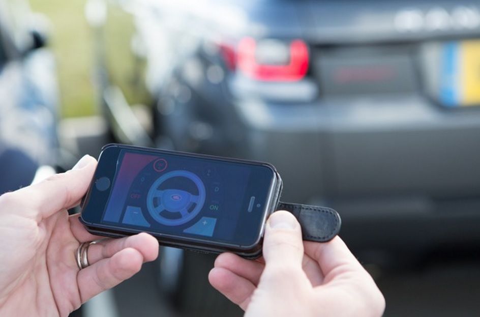 Mobilna aplikacja umożliwia zdalne kierowanie Range Roverem