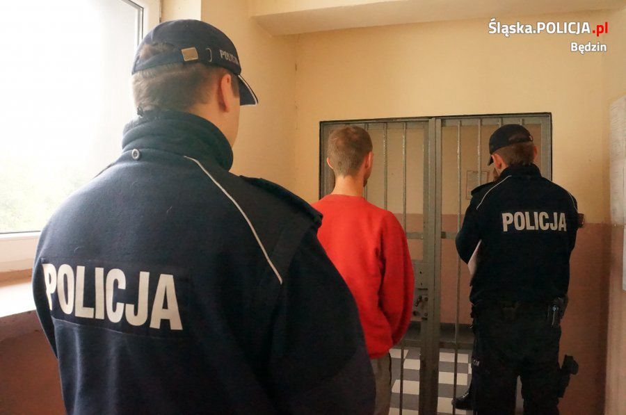 Śląskie. Sąd w Będzinie aresztował 23-latka podejrzanego o znęcanie fizyczne i psychiczne nad 77-letnią babcią.