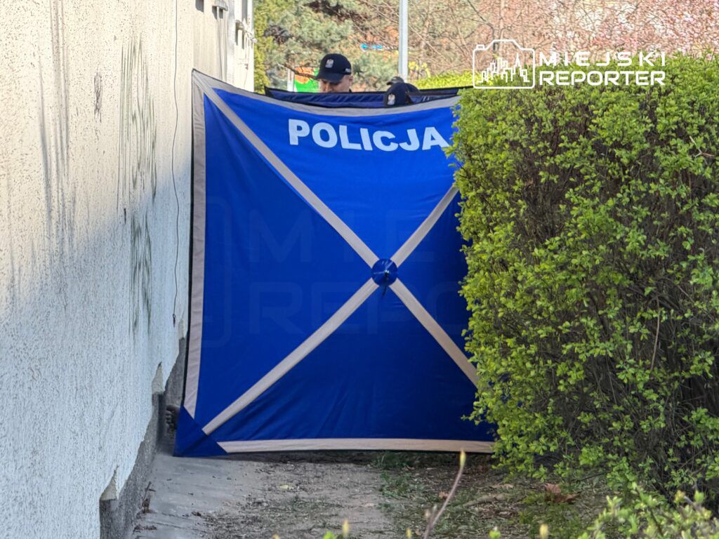 Tragedia na Bródnie. Mężczyzna wyskoczył z 4. piętra. Zginął na miejscu