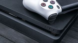 PlayStation 4 wróciło do sklepów. Cena? Lepiej usiądźcie