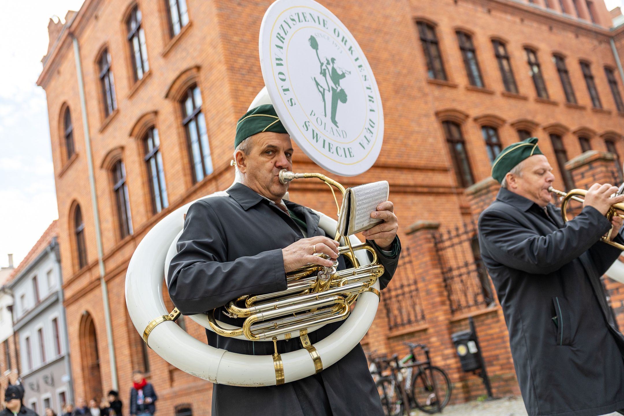Parada przed festiwalem Spotkania 