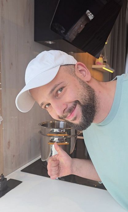 Maciej Pela