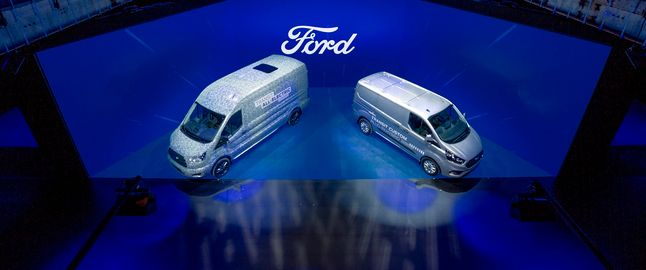 Hybrydowe i elektryczne Fordy dostawcze na konferencji Go Further (fot. Ford)