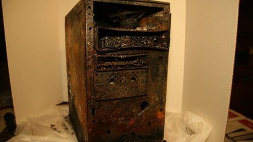 Eksplodujący komputer zabił programistę 1