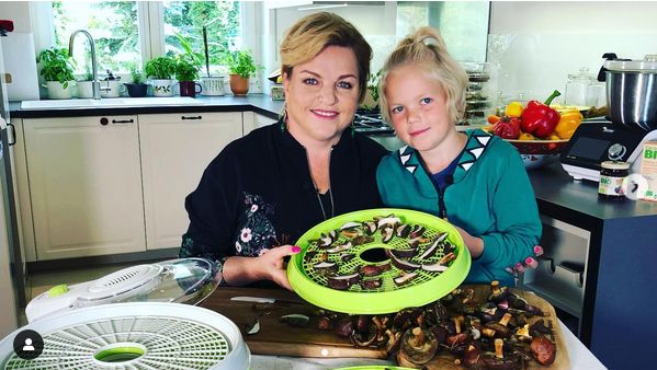 Katarzyna Bosacka z synem w 2021 roku
