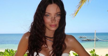 Edyta Zając pozdrawia z raju, prężąc się przed lustrem w bikini (FOTO)