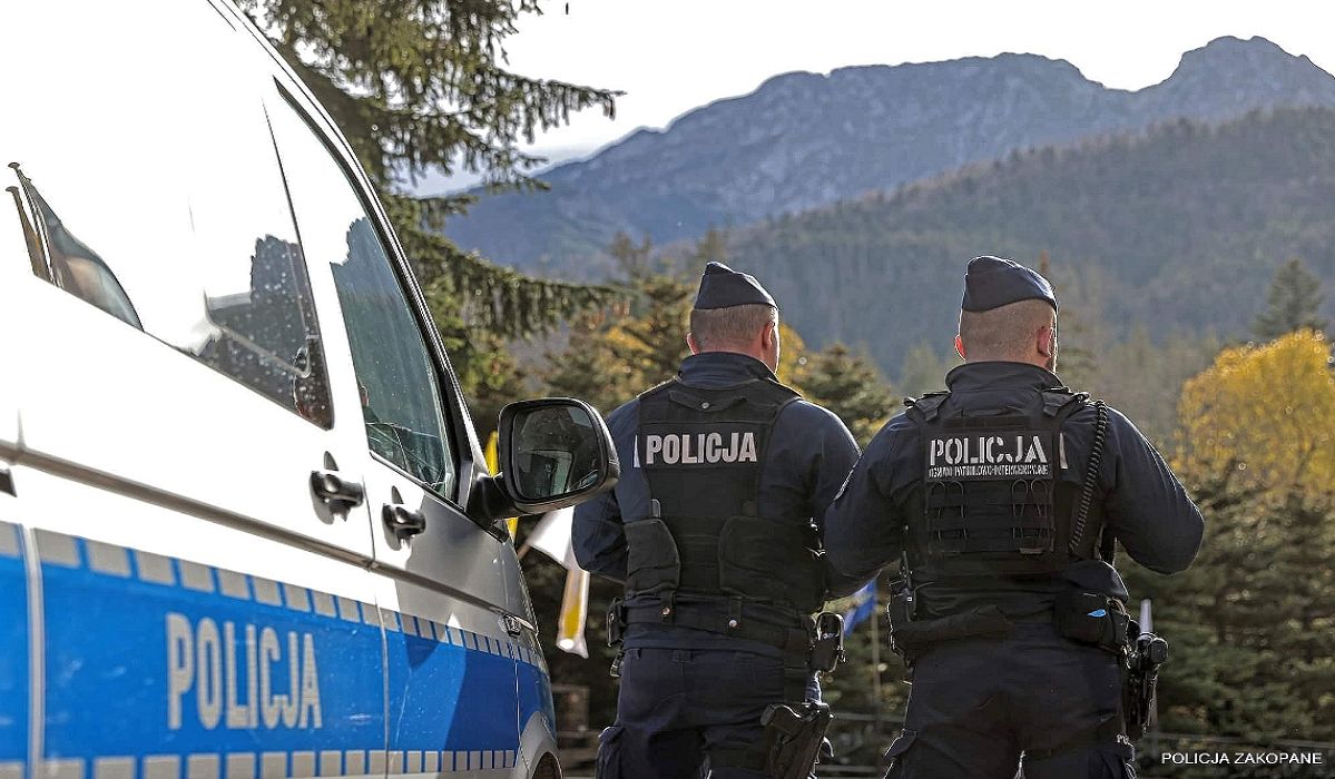 Pijana matka z dzieckiem w restauracji. Fot. Facebook/Policja Zakopane