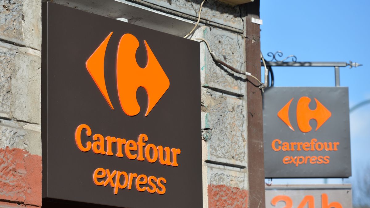 Zakaz handlu. Carrefour stanie się placówką pocztową