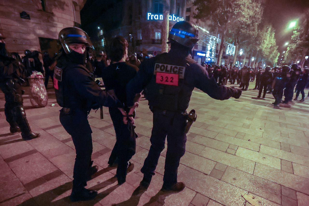 Burmistrz miasta pod Paryżem: zaatakowano mój dom, ranni żona i dziecko