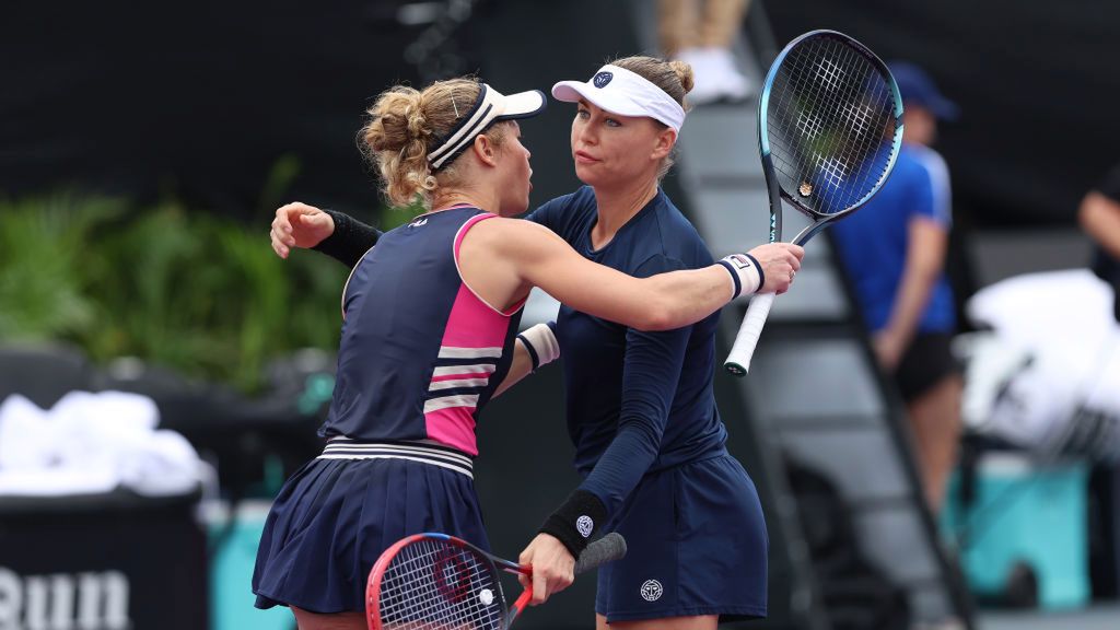 Zdjęcie okładkowe artykułu: Getty Images / Clive Brunskill / Na zdjęciu: Laura Siegemund i Wiera Zwonariowa