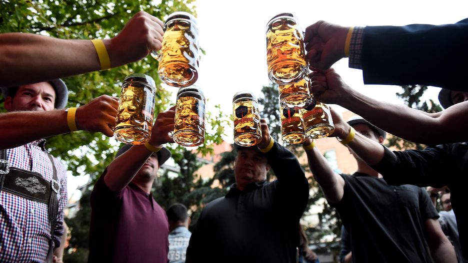 Oktoberfest nie w tym roku. Pandemia koronawirusa wstrzymała festiwal.