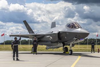 PZL Mielec wyprodukuje komponenty do samolotów F-35 i śmigłowców Black Hawk