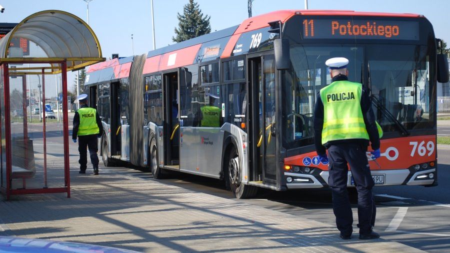 W komunikacji publicznej pojedzie więcej osób. Ale część na stojąco