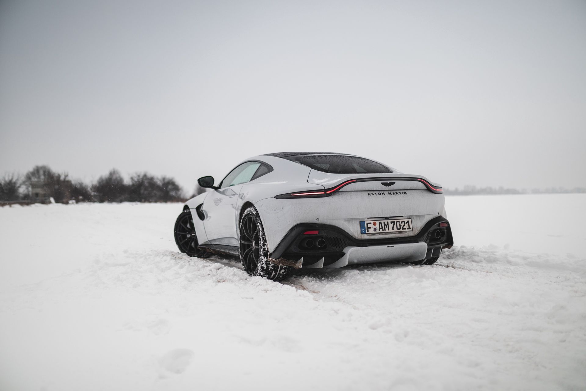 Aston Martin Vantage (2022)