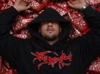 Odzyskali 12 ton skradzionych batonów. Polski raper żartuje, że jeszcze ma ich trochę