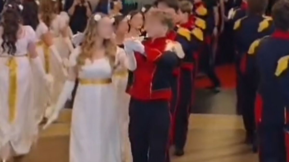 Nagranie ze studniówki podbija sieć.