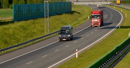 Prędkość minimalna na autostradzie - w przepisach jej nie ma, ale są wymagania