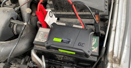Booster Jump Starter Green Cell zamiast ładowarki. Uratuje w wielu sytuacjach