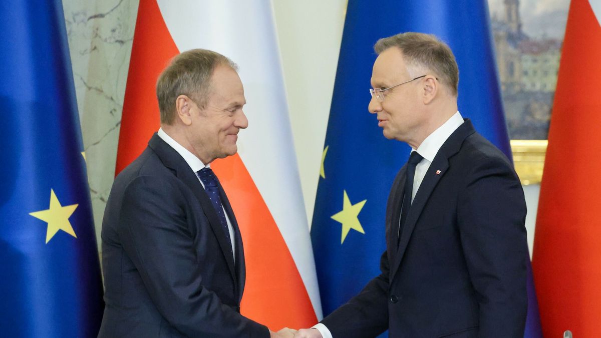 Posiedzenie Rady Gabinetowej
Fot. Piotr Molecki/East News,  Warszawa, 13.02.2024. Posiedzenie Rady Gabinetowej w Palacu Prezydenckim. Prezydent i rzad dyskutowali nt . realizacji strategicznych inwestycji, takich jak Centralny Port Komunikacyjny, kwestii energetyki jadrowej oraz modernizacji polskiej armii.
N/z: premier Donald Tusk i prezydent Andrzej Duda
Piotr Molecki