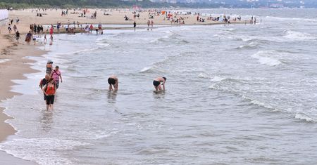 Sinice 2022. Kąpieliska w Gdyni i Sopocie już otwarte. Aktualna mapa sinic [17.08.2022]