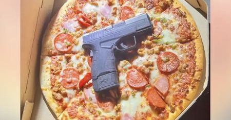 Wieźli nie tylko pizzę. Kierowca i pasażerowie za kratami w Kalifornii