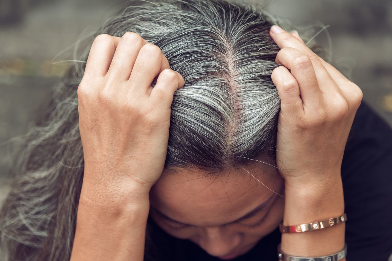 From celebrity influence to coffee remedies. The rise and management of gray hair