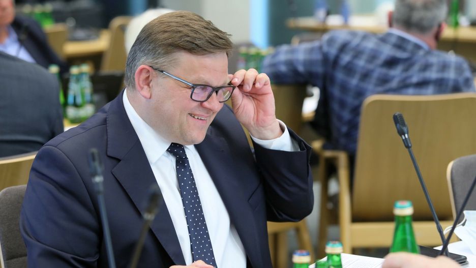 Senator PiS z intratną posadą w TVP