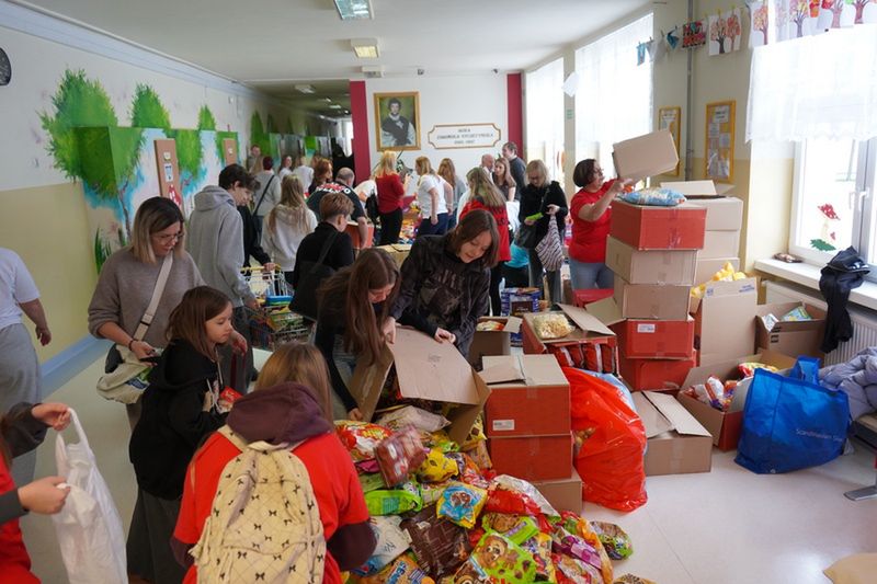 Przygotowano paczki w ramach akcji "Paka dla Rodaka"