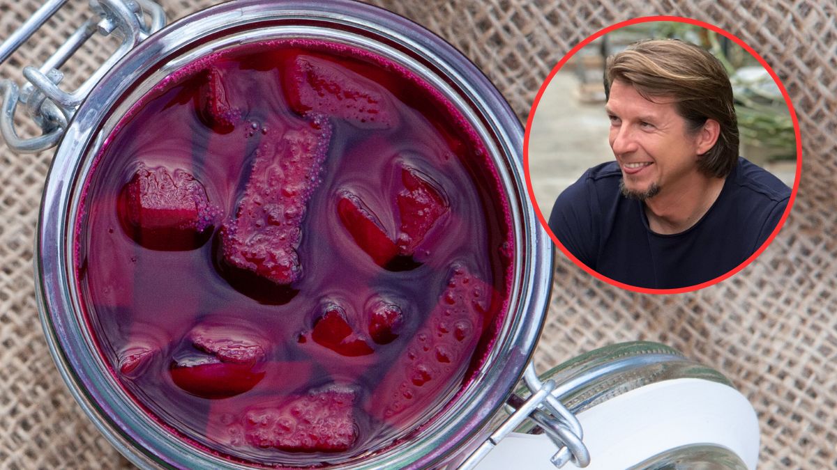 Karol Okrasa przyrządza niezwykły zakwas buraczany