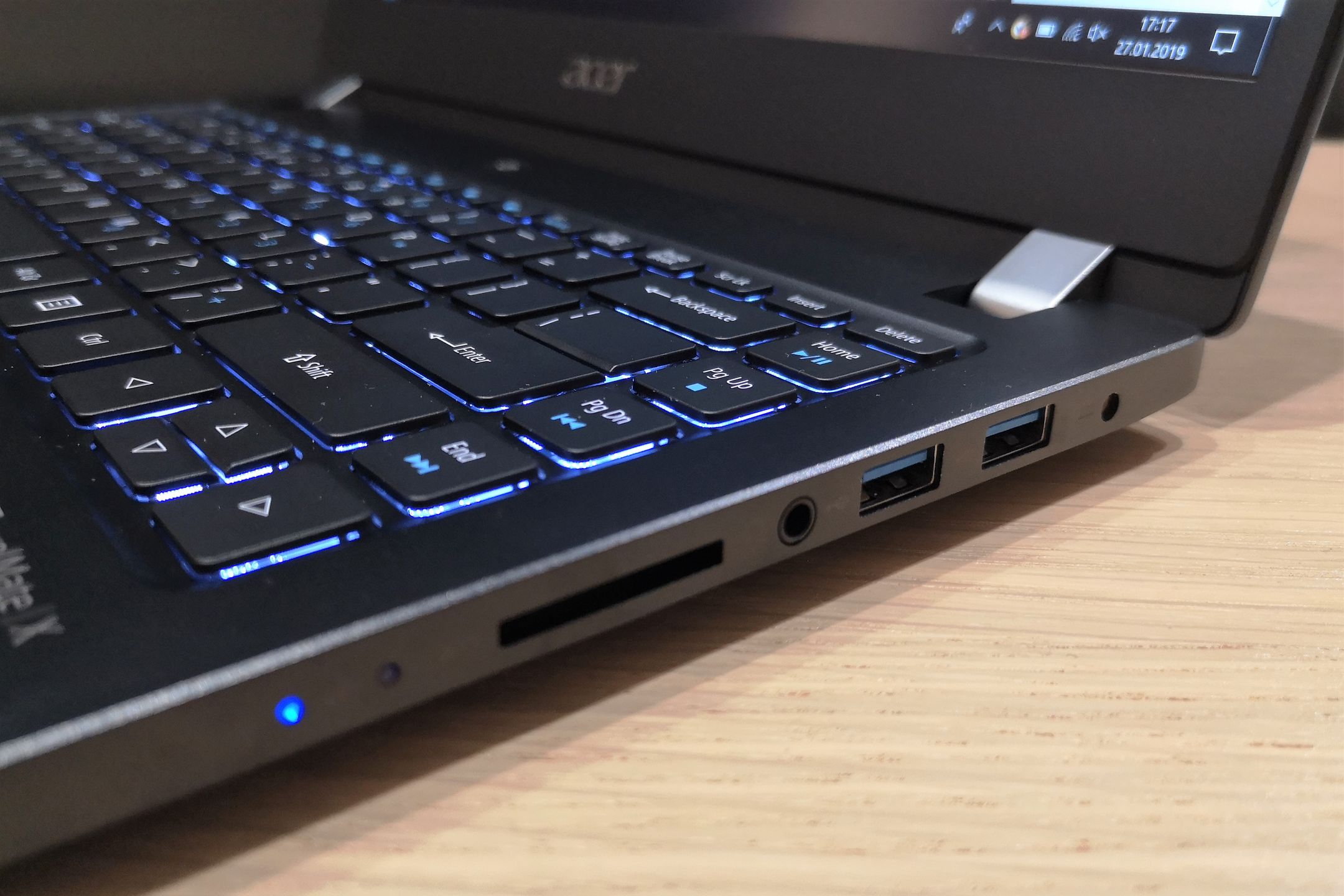 Acer TravelMate X3 – test klasycznego laptopa z szeregiem przydatnych złączy 4