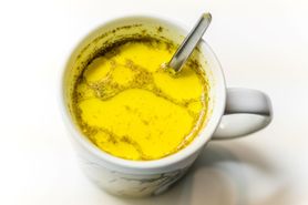 Zdrowe napary na przeziębienie – przepisy na domowe herbaty