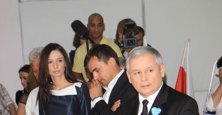PiS CHCE ROZWODU Kaczyńskiej! "On wciąż ma wpływ na Martę"