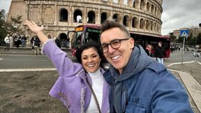 Nie przeszkadza im różnica wieku. A ta jest całkiem spora