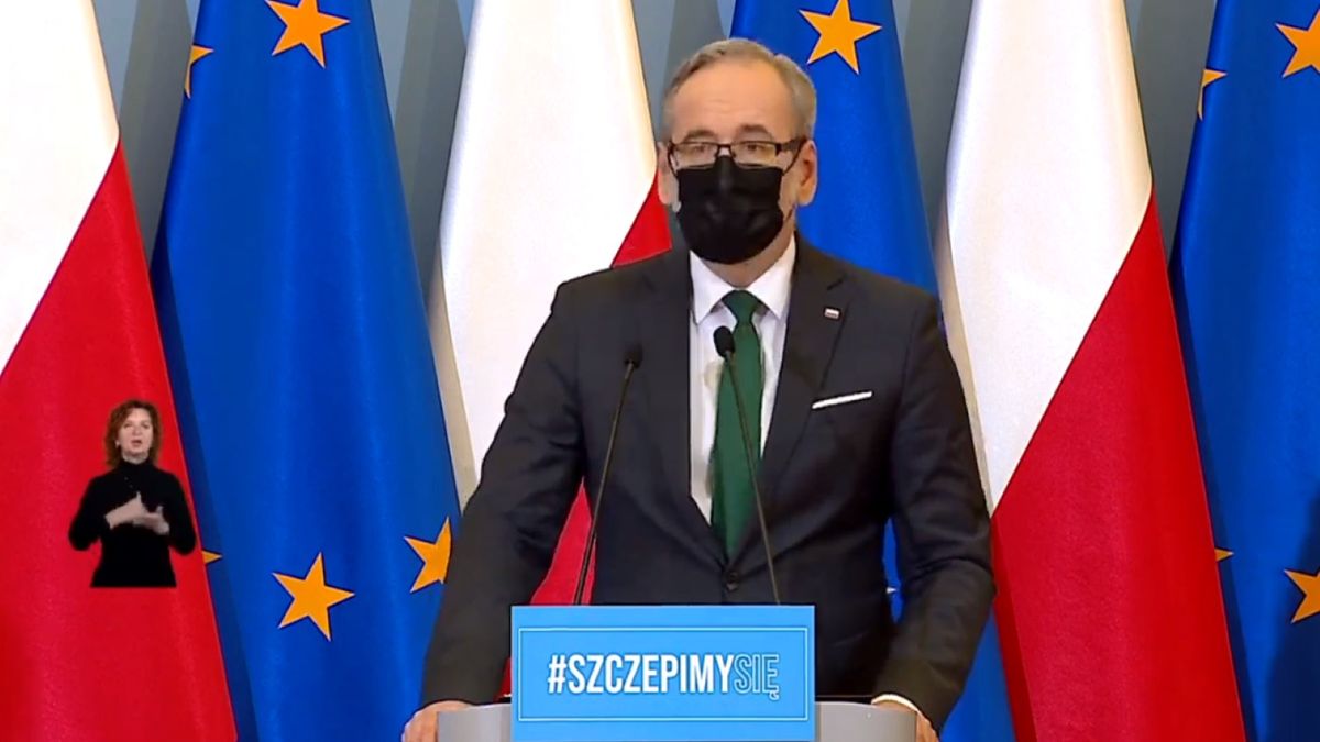 Adam Niedzielski, minister zdrowia, wziął udział w konferencji prasowej na temat koronawirusa