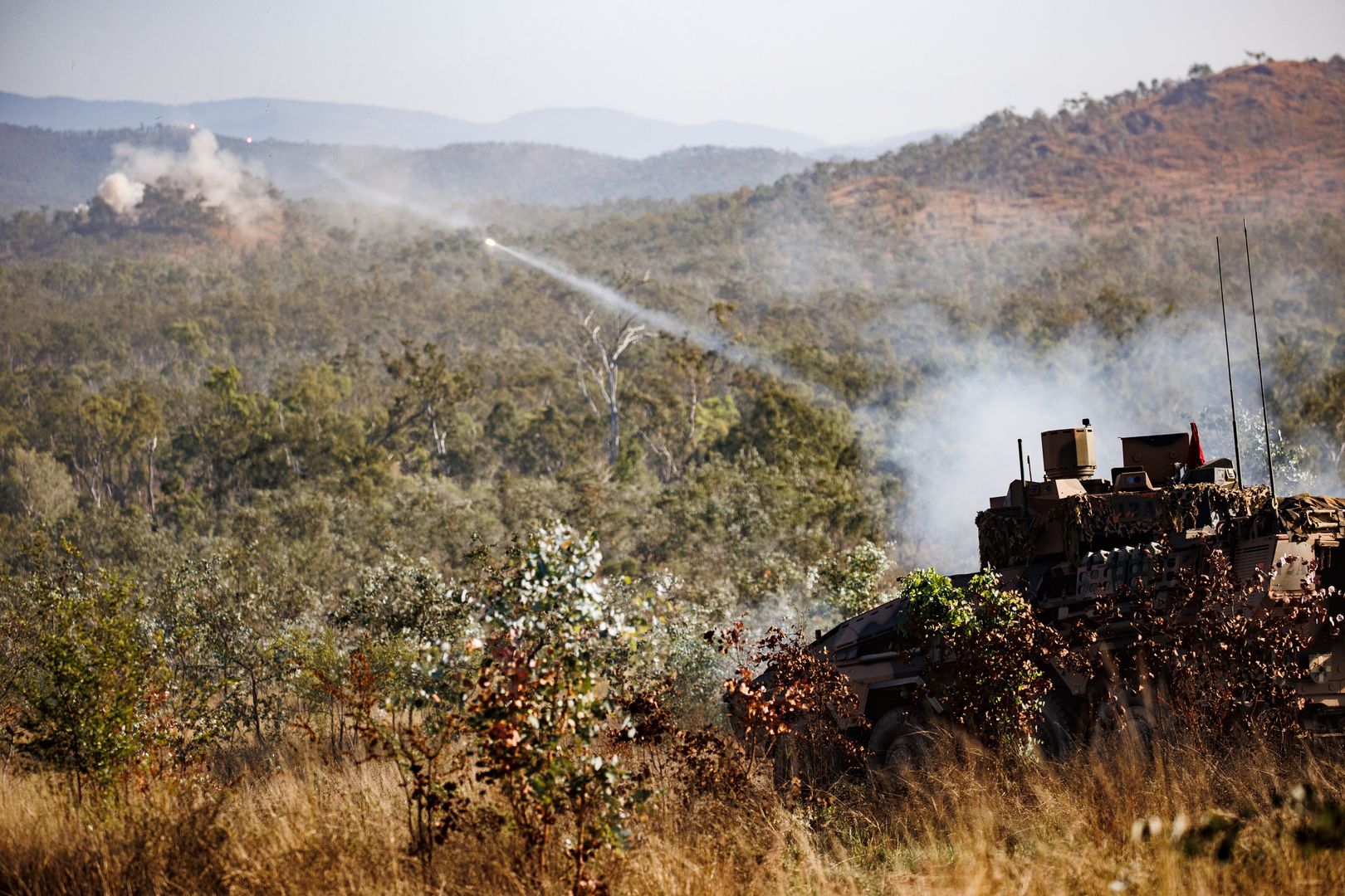 W połowie marca australijskie Boxery z 2./14. Lekkiego Pułku Konnego 7. Brygady Australian Army przeprowadziły ćwiczenia wojskowe na poligonie Wide Bay w Tin Can Bay
