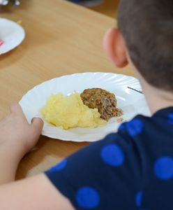 Co z darmowymi obiadami w szkołach? Zastępcza pomoc nie zawsze jest dostępna
